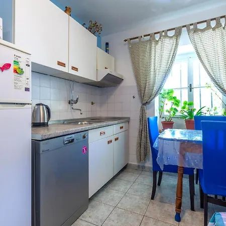 Amazing In With Kitchen *